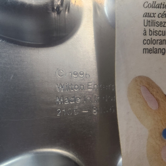 1996 Wilton Easter BUNNY Rice Crispy Treat COOKIE ON STICK Pan #2105-8106 NEW - Picture 4 of 4